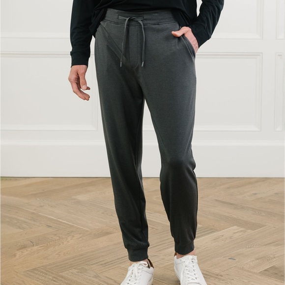 NEW Cozy Earth Men’s Ultra Soft Bamboo Joggers Grey - Picture 2 of 3